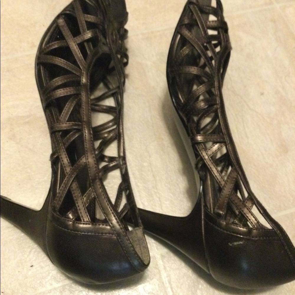 Arlette Strappy bronze-brown heels. Size 9 1/2.
